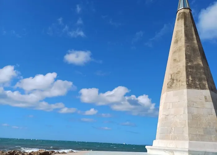 Preciosa Planta Baja A Pocos Metros De La Playa